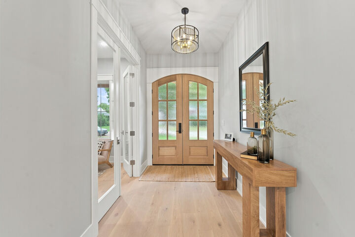 Property Photo:  810 Clover Court  IL 60025 