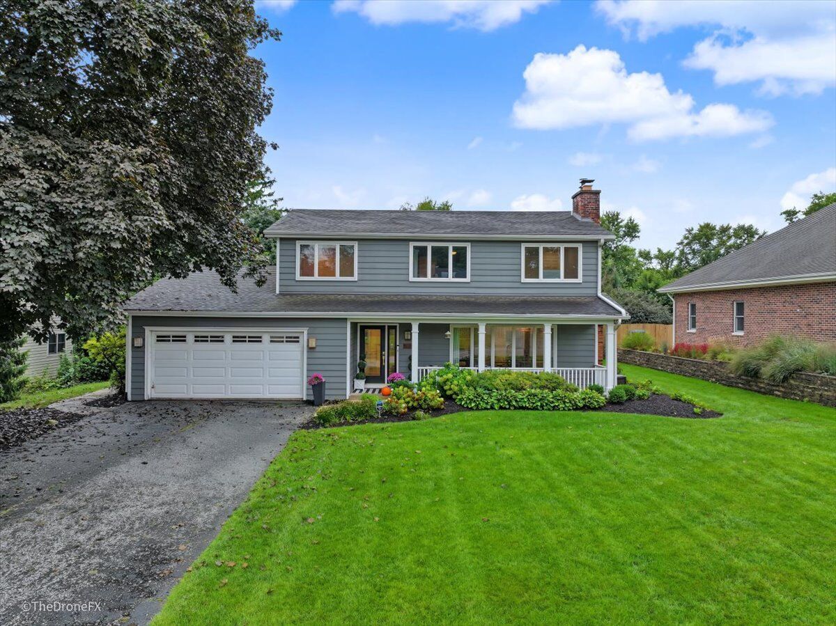 Property Photo:  26W355 Blackhawk Drive  IL 60189 