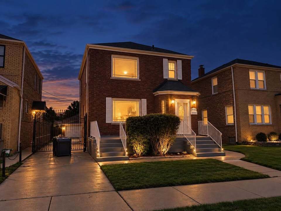 Property Photo:  8440 S Winchester Avenue  IL 60620 