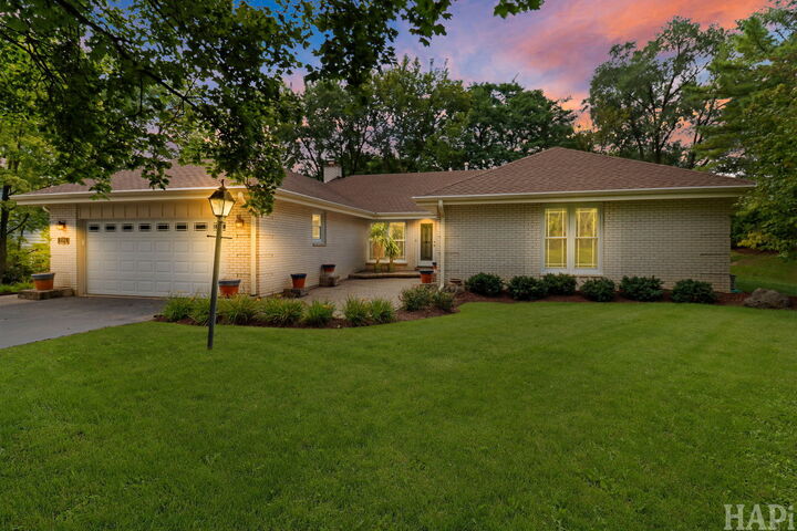 Property Photo: 994 Commonwealth Court IL 60010