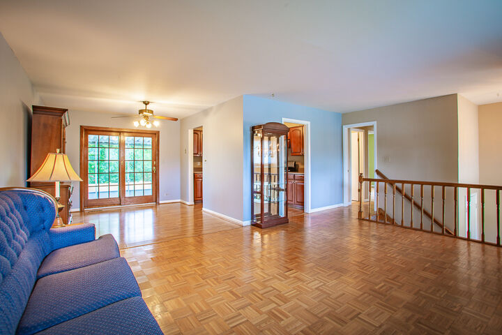 Property Photo:  1379 Cumberland Circle W  IL 60007 