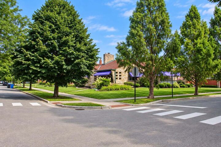 Property Photo: 9357 S Bell Avenue IL 60643