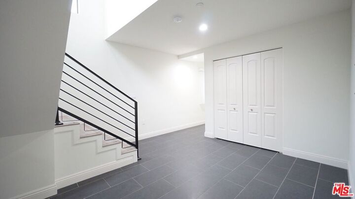 Property Photo:  14403 Tiara Street 5  CA 91401 