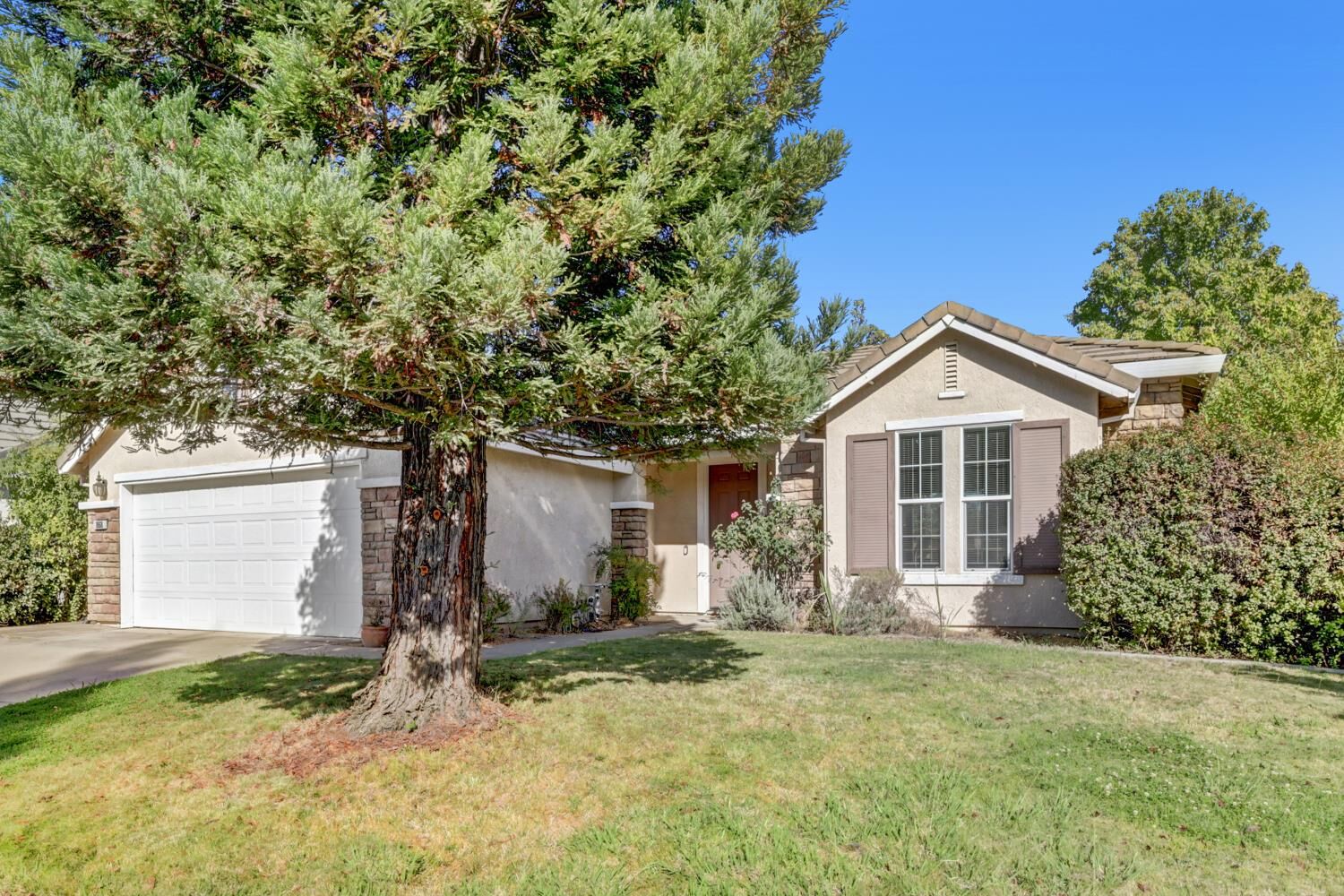 Property Photo:  1868 Santa Ines Street  CA 95747 
