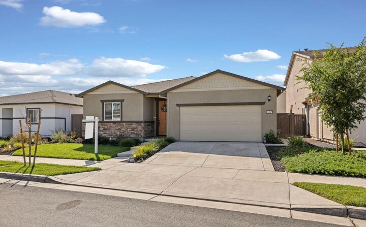 Property Photo: 10947 Breezewood Way CA 95219