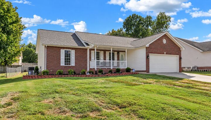 Property Photo: 374 Woodtrace Dr TN 37042