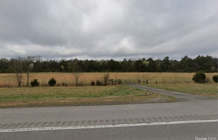 Property Photo: 249 Earl Smith Rd TN 37183