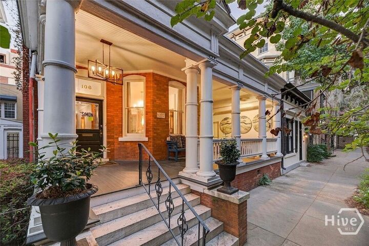 Property Photo: 106 E Harris Street GA 31401