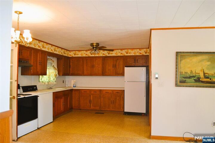 Property Photo:  11 Woods Road  NJ 07826 