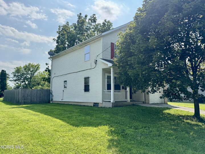 Property Photo:  737 Tecumseh Street  OH 43604 