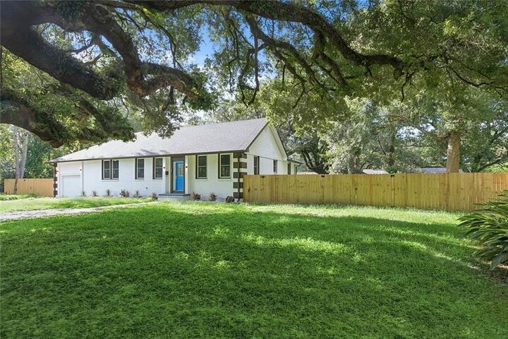 Property Photo: 107 Neil Avenue LA 70131