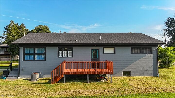 Property Photo:  138 E 5th Street  WV 26187 