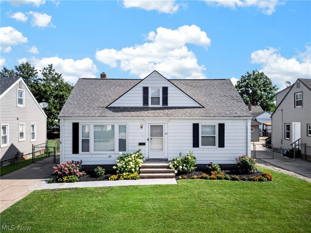 Property Photo:  305 E 329th Street  OH 44095 