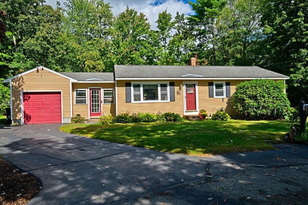 Property Photo:  5 Cyr Drive  NH 03106 