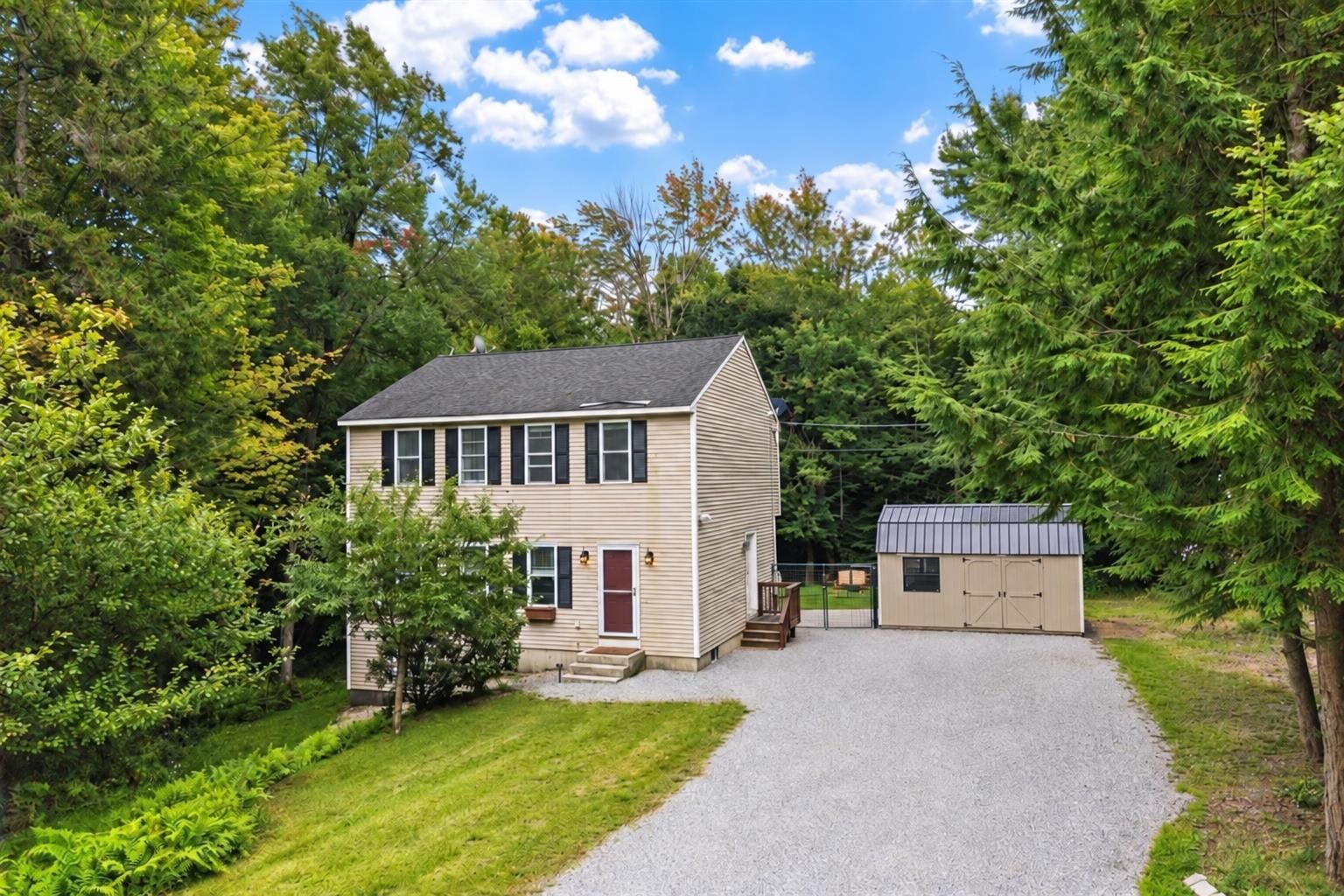 Property Photo: 31 Monroe Circle NH 03280