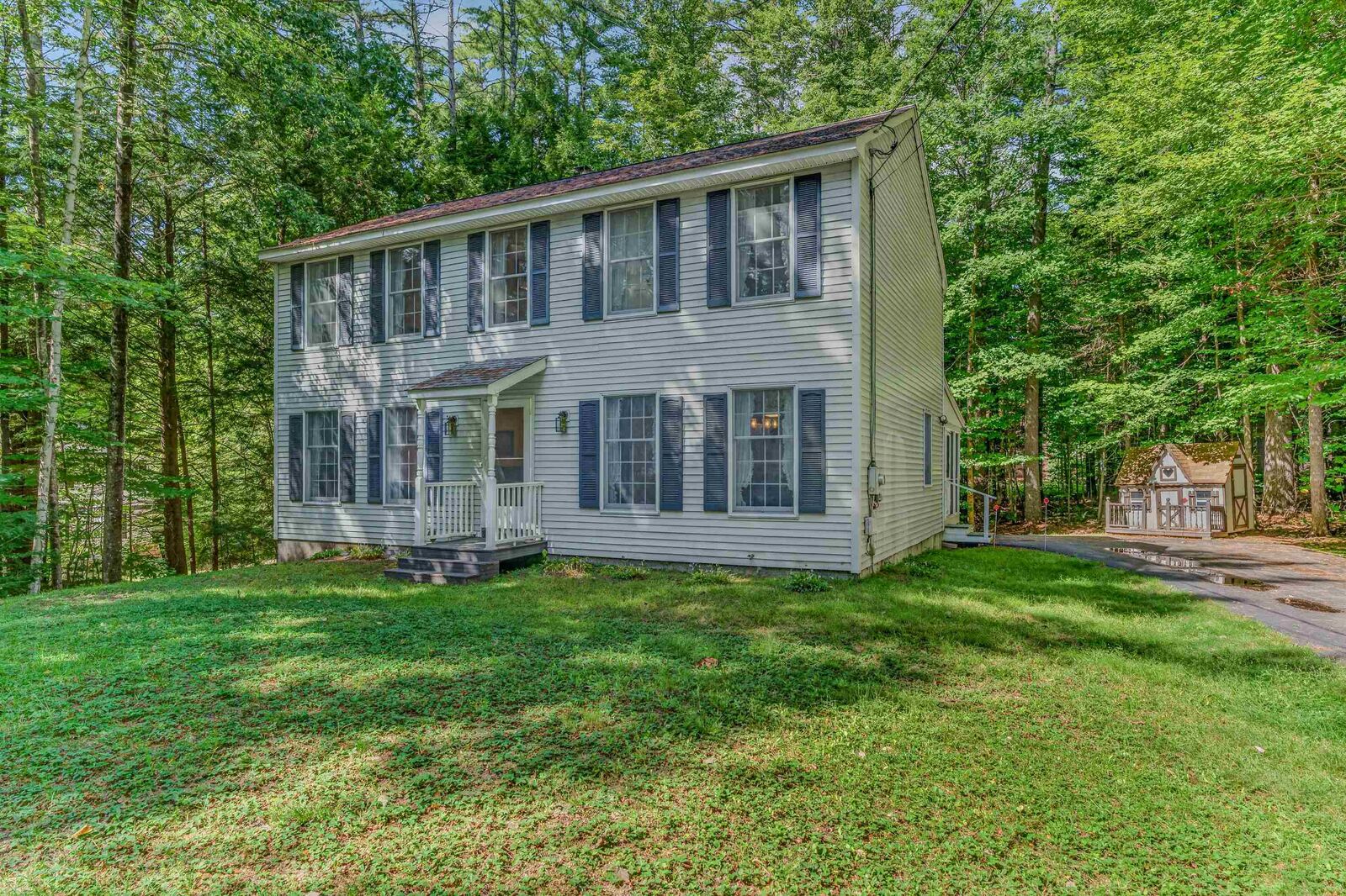 Property Photo:  195 Castle Lane  NH 03222 