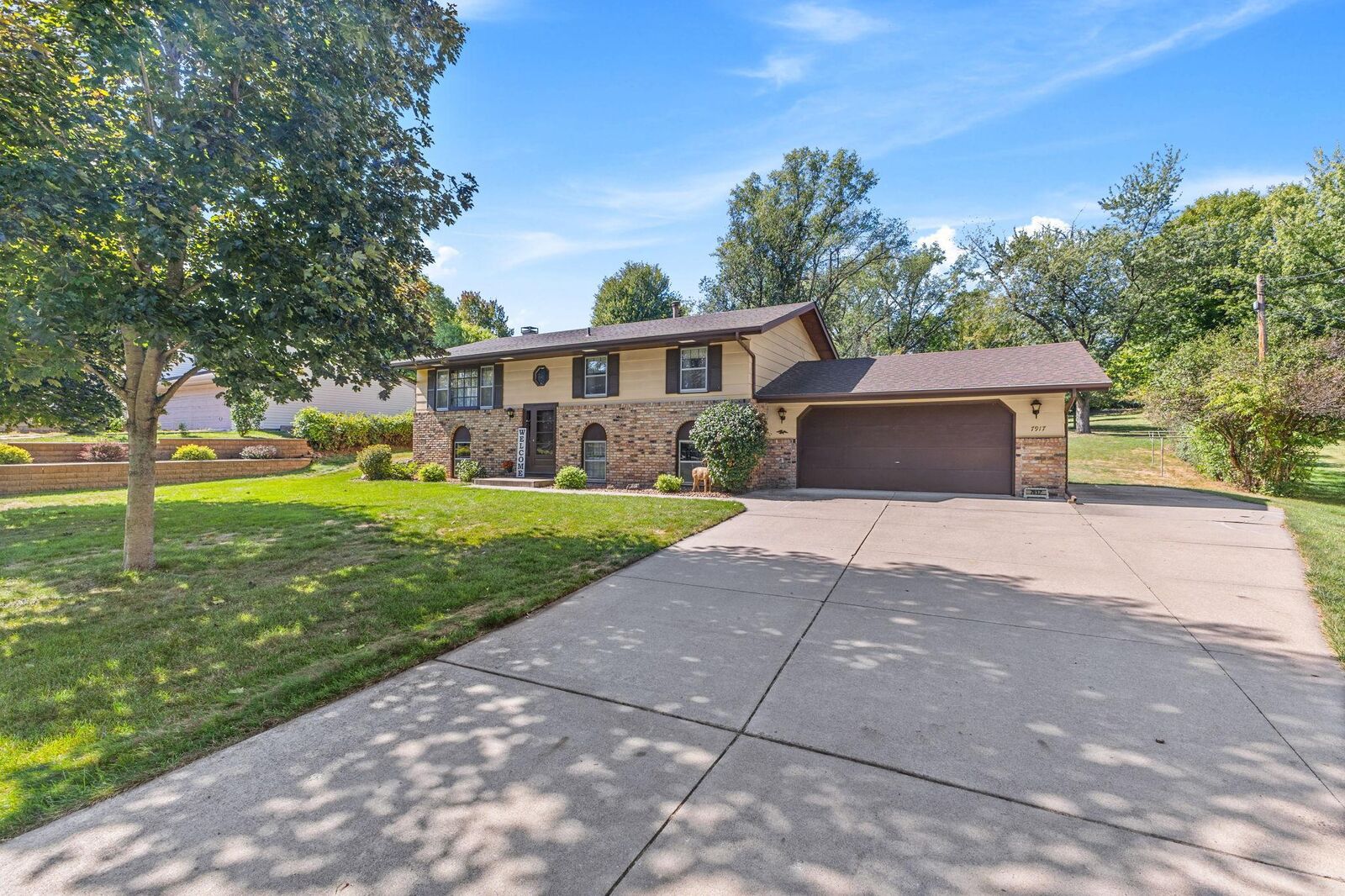 Property Photo:  7917 Mount Curve Boulevard  MN 55445 