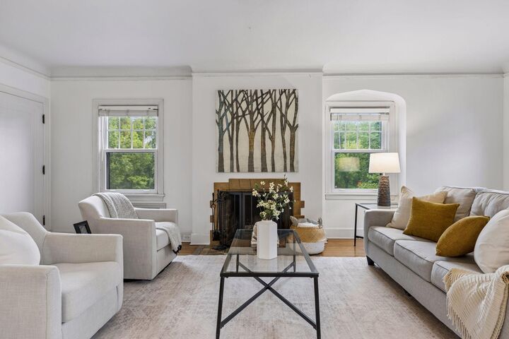 Property Photo:  215 W Minnehaha Parkway  MN 55419 