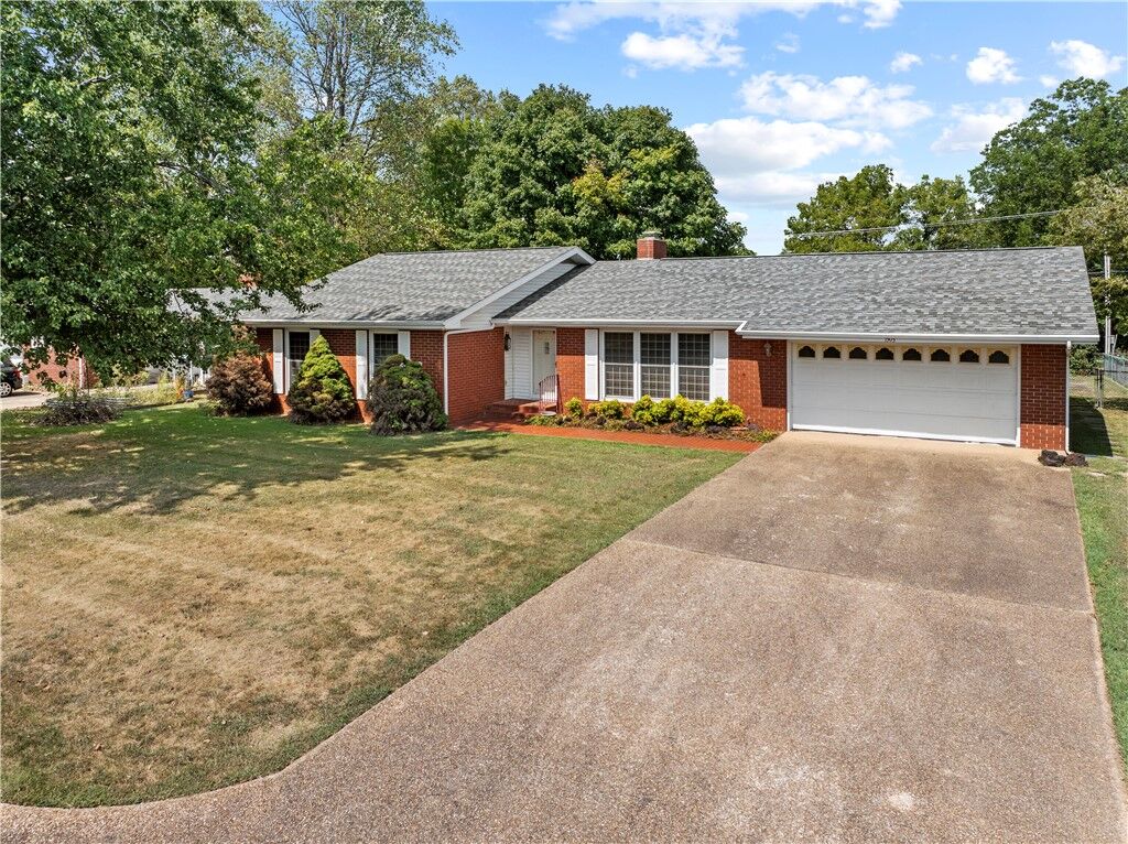 Property Photo:  1503 Ridgepark Road  AR 72601 