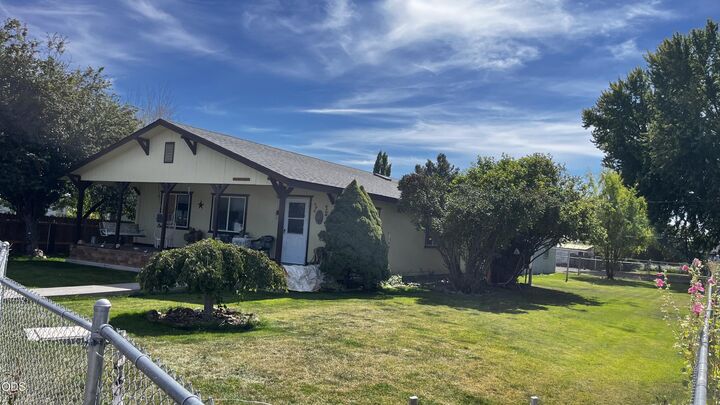 Property Photo:  2628 Railroad Avenue  OR 97632 