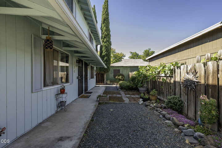 Property Photo: 624 Hamilton Street OR 97501