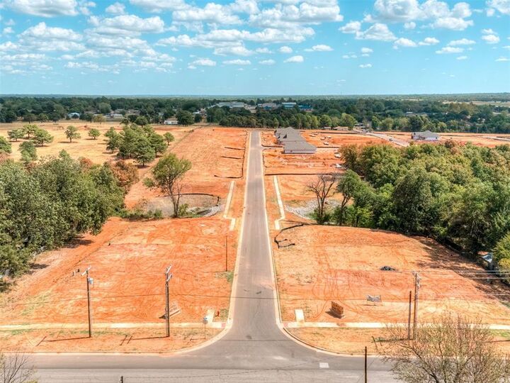 Property Photo:  14010 Henney Ridge Street  OK 73020 