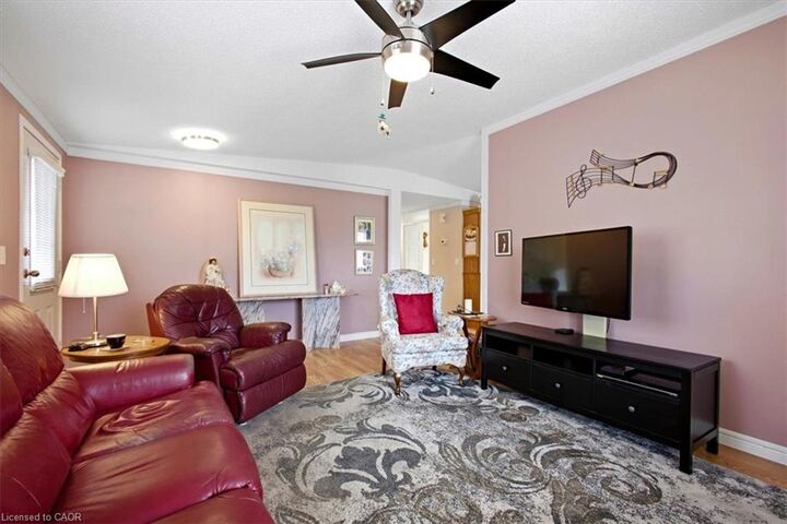 Property Photo:  3 Walnut Way Pvt Street  ON N0B 2J0 