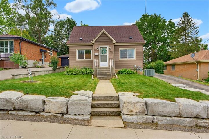 Property Photo:  373 Chatham Street  ON N3S 4J2 