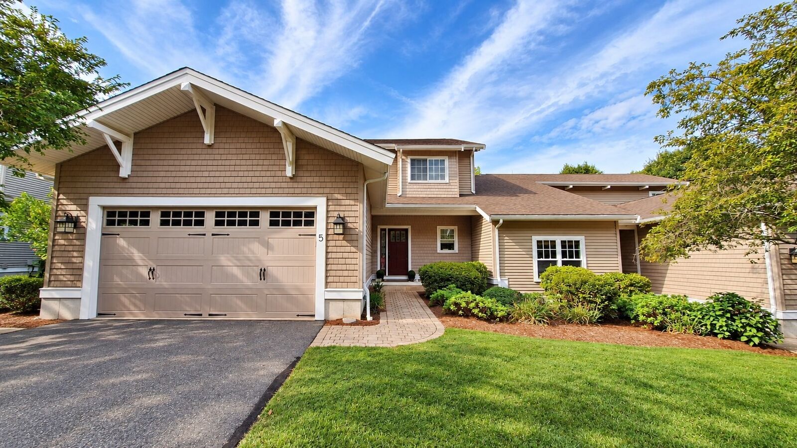 Property Photo:  5 Walden Way 5  MA 01757 