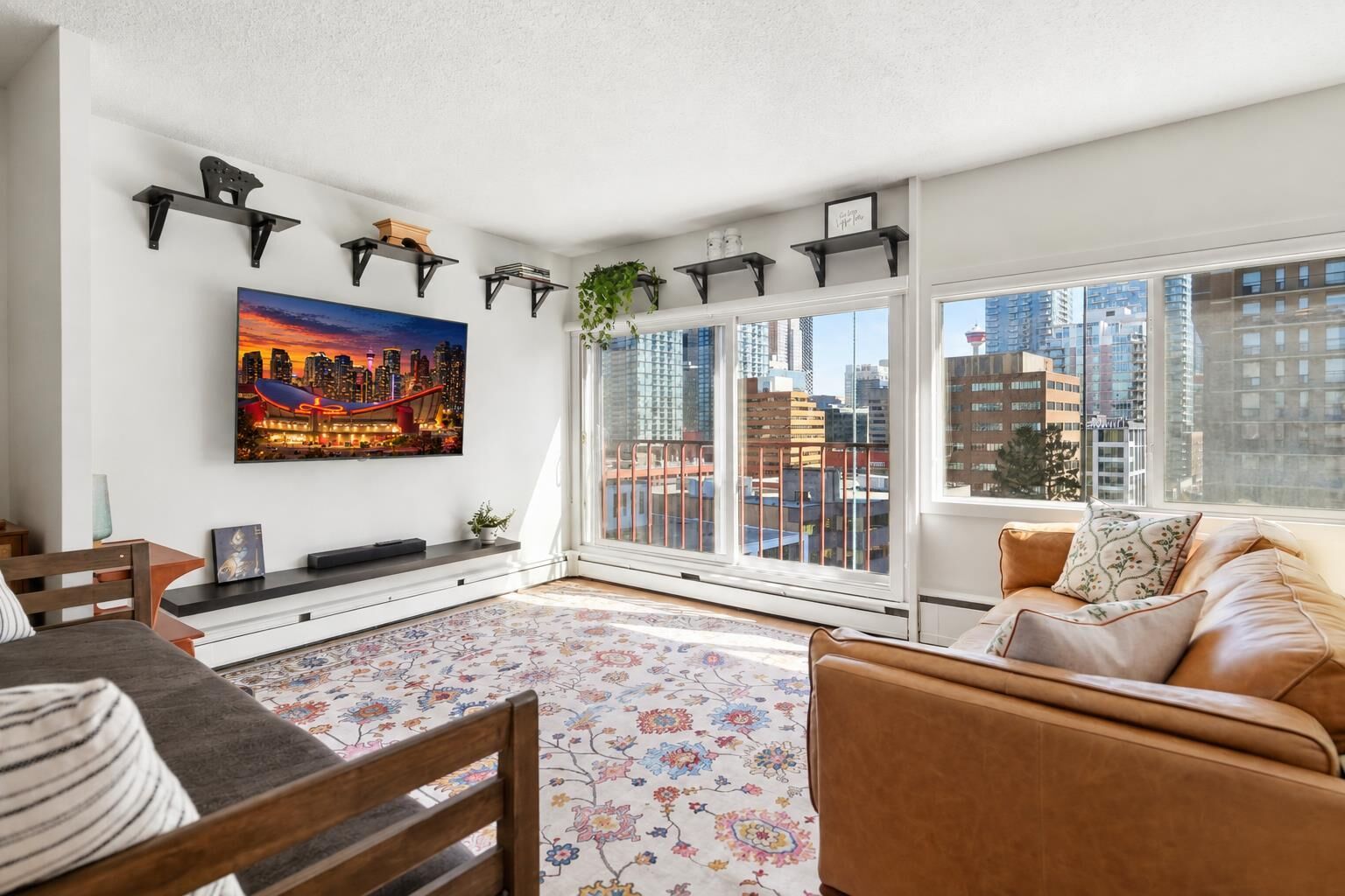 Property Photo:  1209 6 Street SW 1004  AB T2R 0Z5 