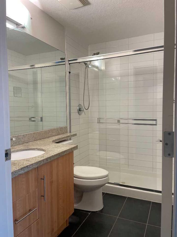 Property Photo:  55 Spruce Place SW 1406  AB T2Y 4W7 