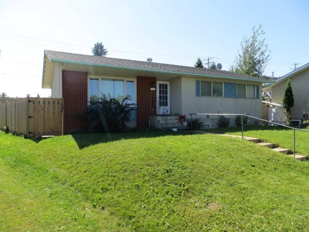Property Photo:  51 Lakeview Crescent  AB T0A 2C0 