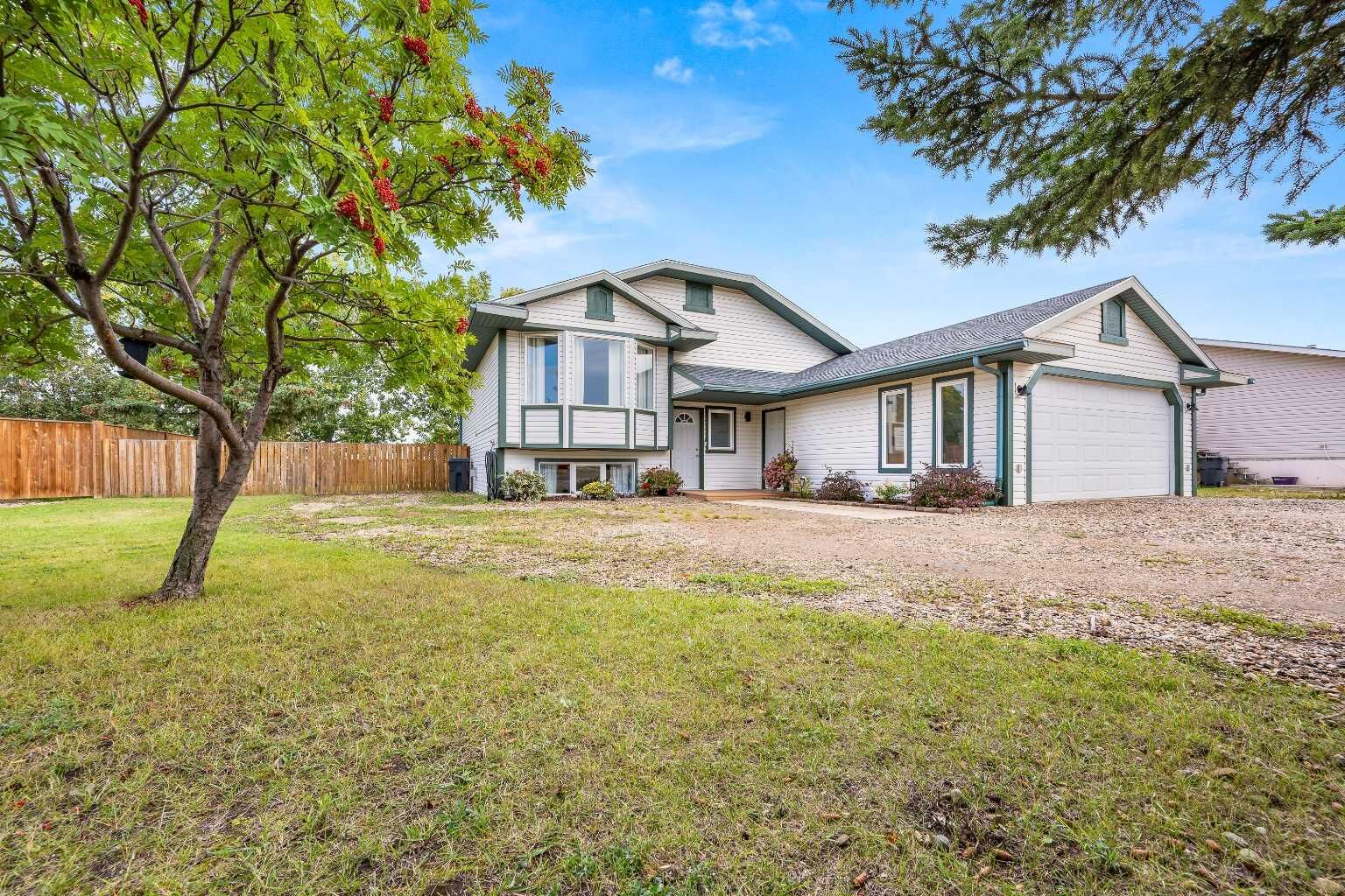 Property Photo:  308 2 Avenue W  SK S0M 1R0 