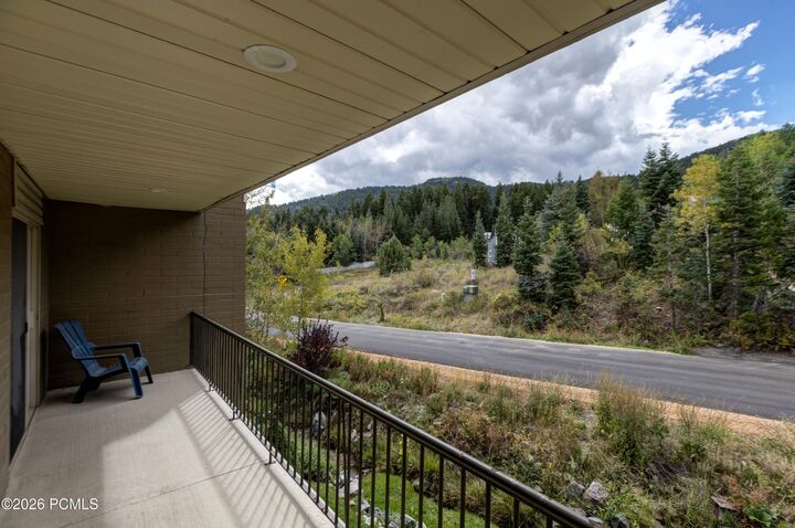 Property Photo: 435 Aspen Drive 6 UT 84098