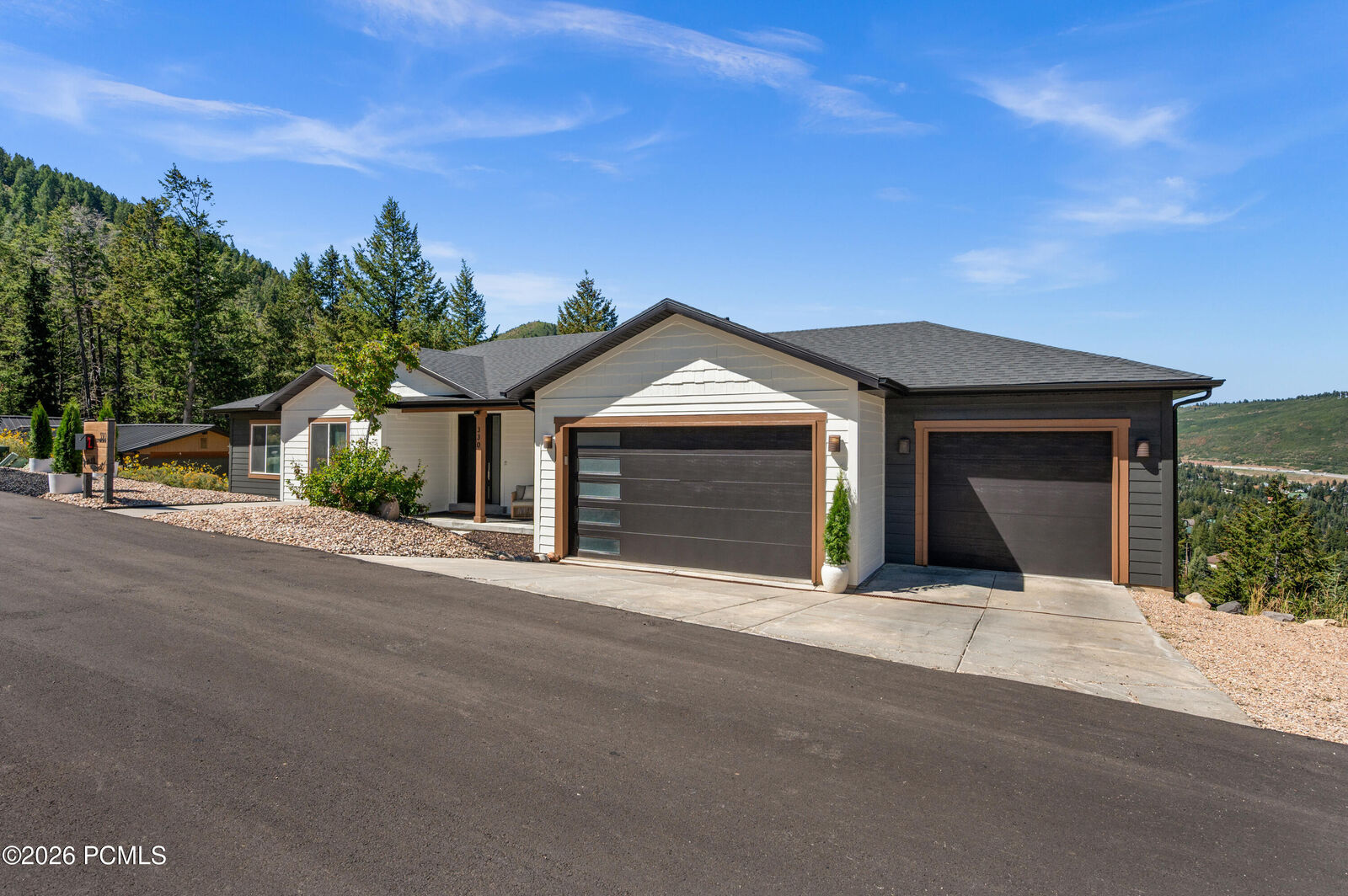 Property Photo: 330 Matterhorn Drive UT 84098