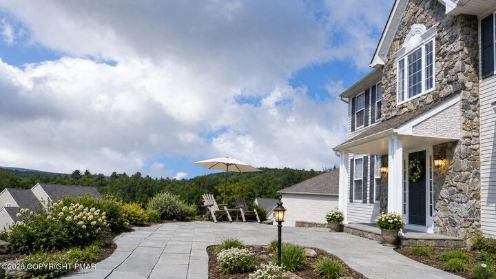 Property Photo:  2347 Snapdragon Point  PA 18301 