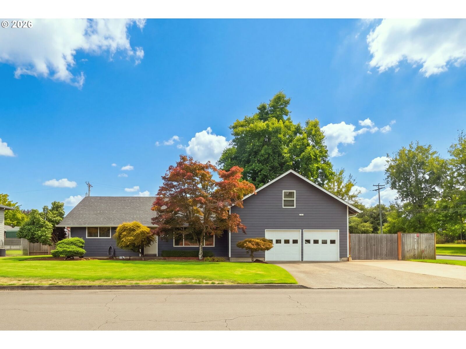 Property Photo: 1190 Sanborn Ave OR 97404