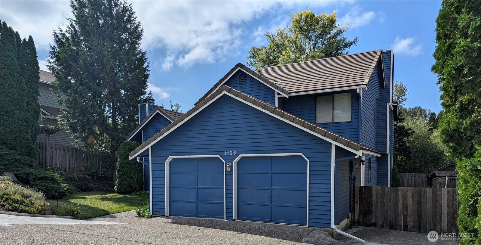Property Photo:  1125 S 23rd  WA 98055 