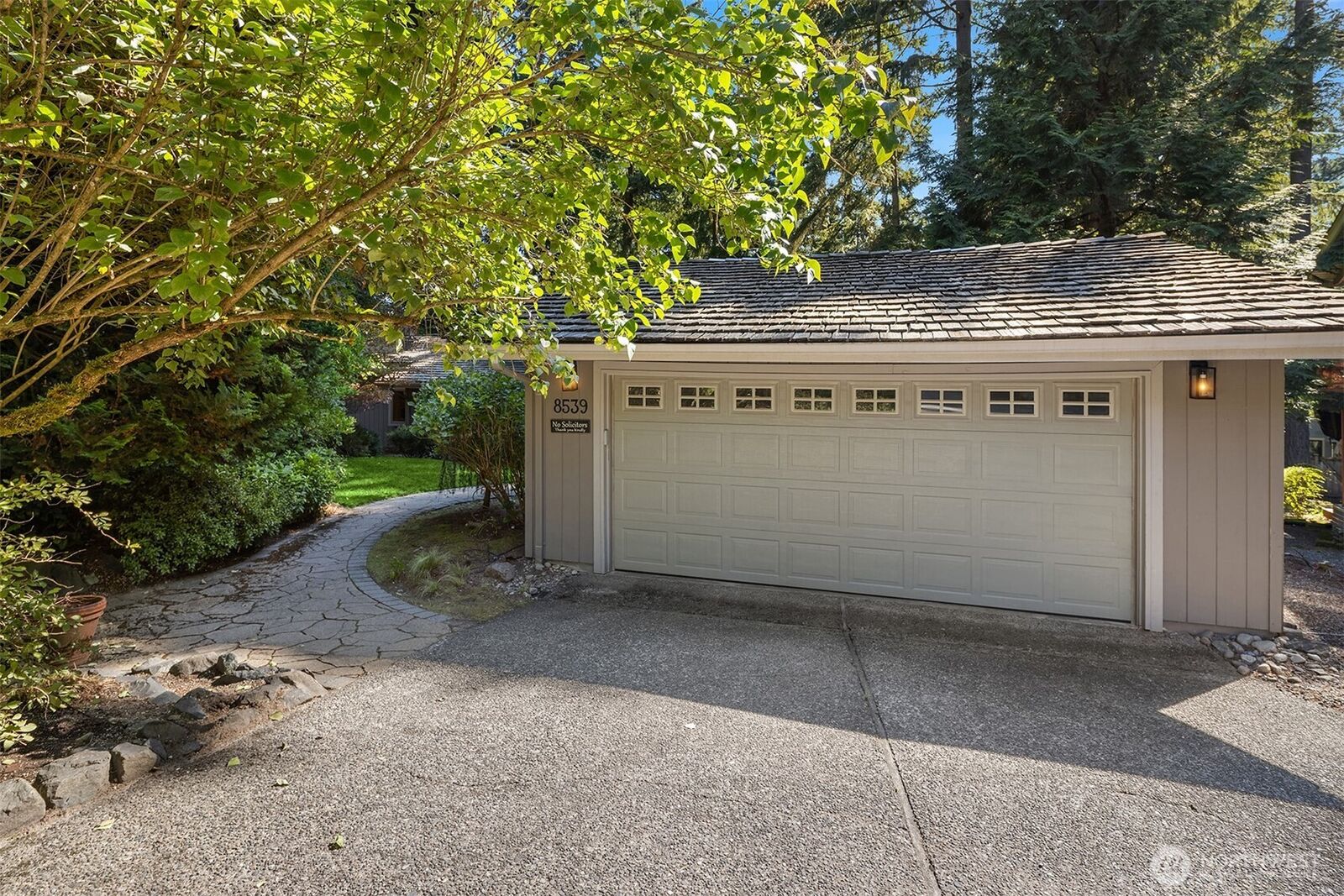 Property Photo: 8539 SE 79th Place WA 98040