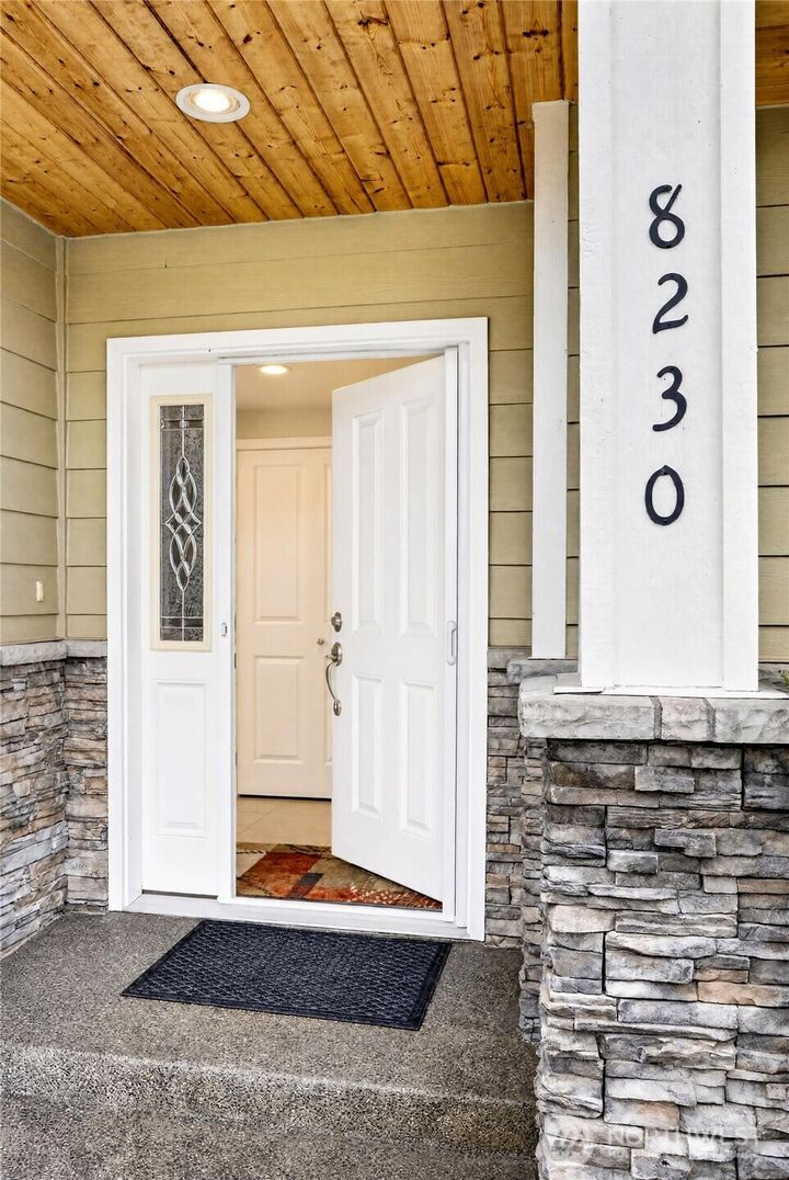 Property Photo:  8230  144th Drive SE  WA 98290 