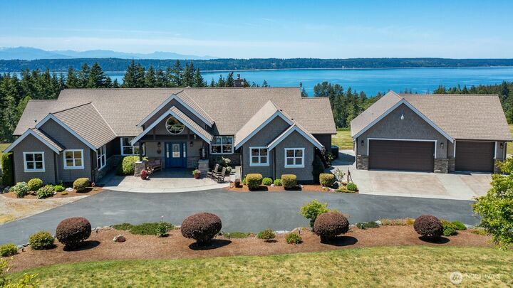 Property Photo: 1538 Wintercreek Lane WA 98282