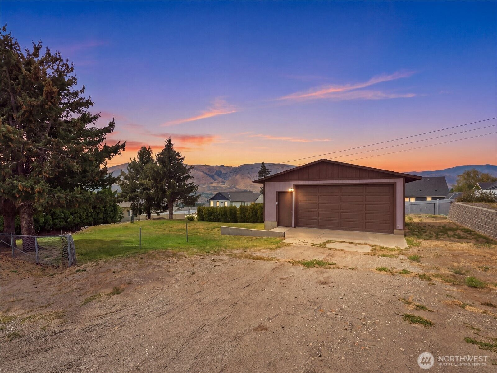 Property Photo:  830 S Nancy Avenue  WA 98802 