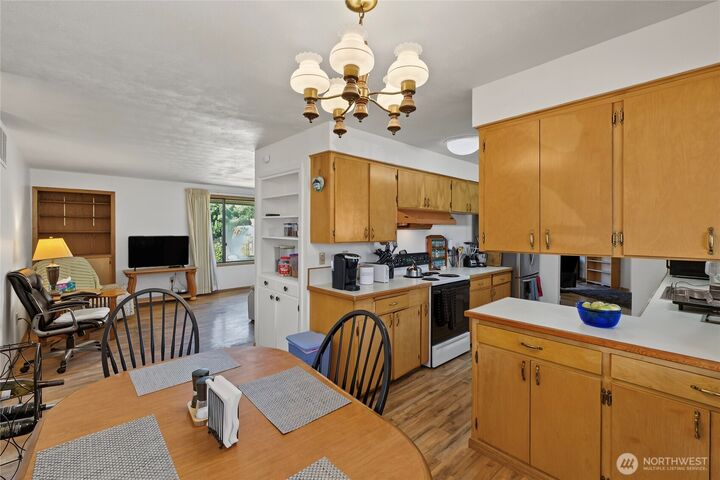 Property Photo: 1786 5th St NE WA 98802