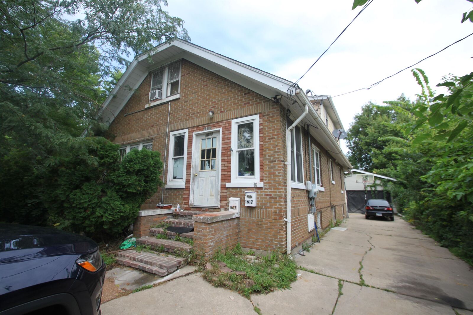 Property Photo: 1617 Montague Street IL 61102