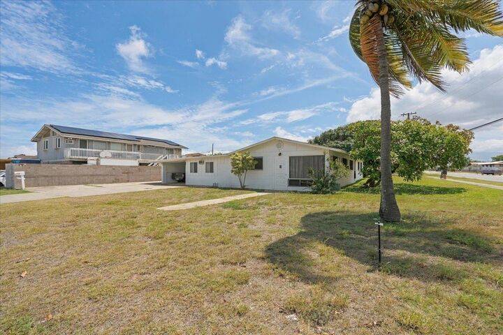 Property Photo:  461 Lono Ave  HI 96732 