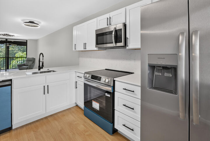 Property Photo:  6795 Huntington Lane 201  FL 33446 