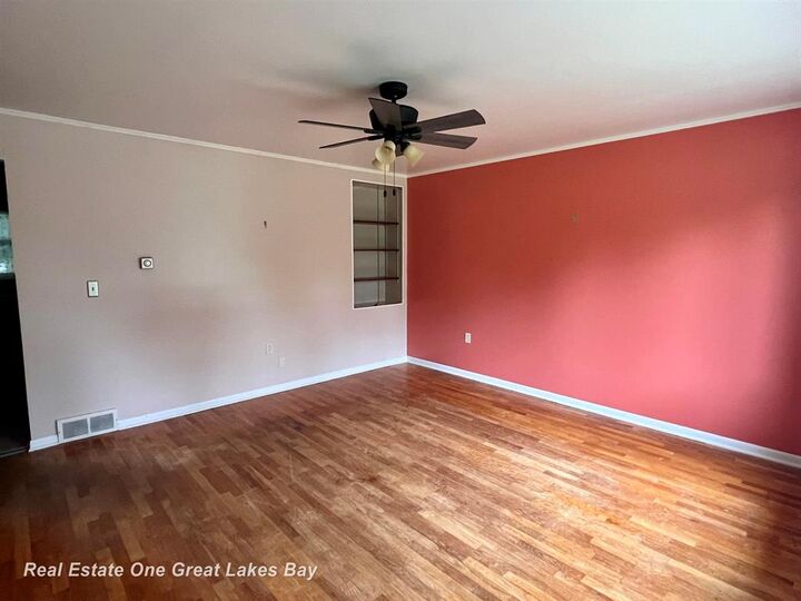 Property Photo:  1309 Leo Street  MI 48638 