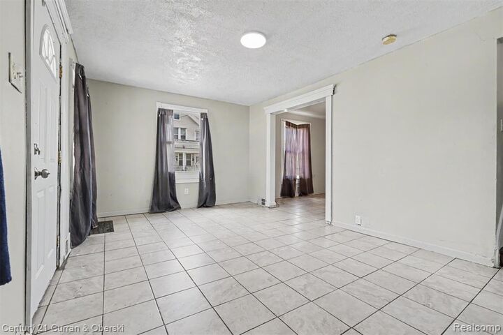 Property Photo: 2528 Woodmere Street MI 48209