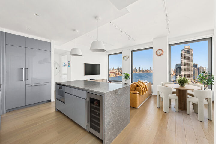 Property Photo:  8 S 4th Street 28E  NY 11249 