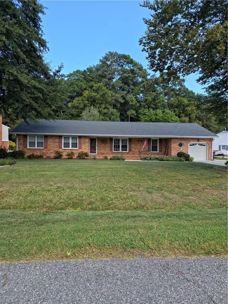 Property Photo:  126 Tabb Ln  VA 23693 